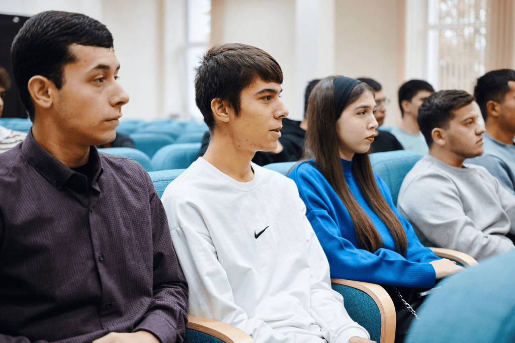 Высшее образование: дорога к достижениям и самореализации